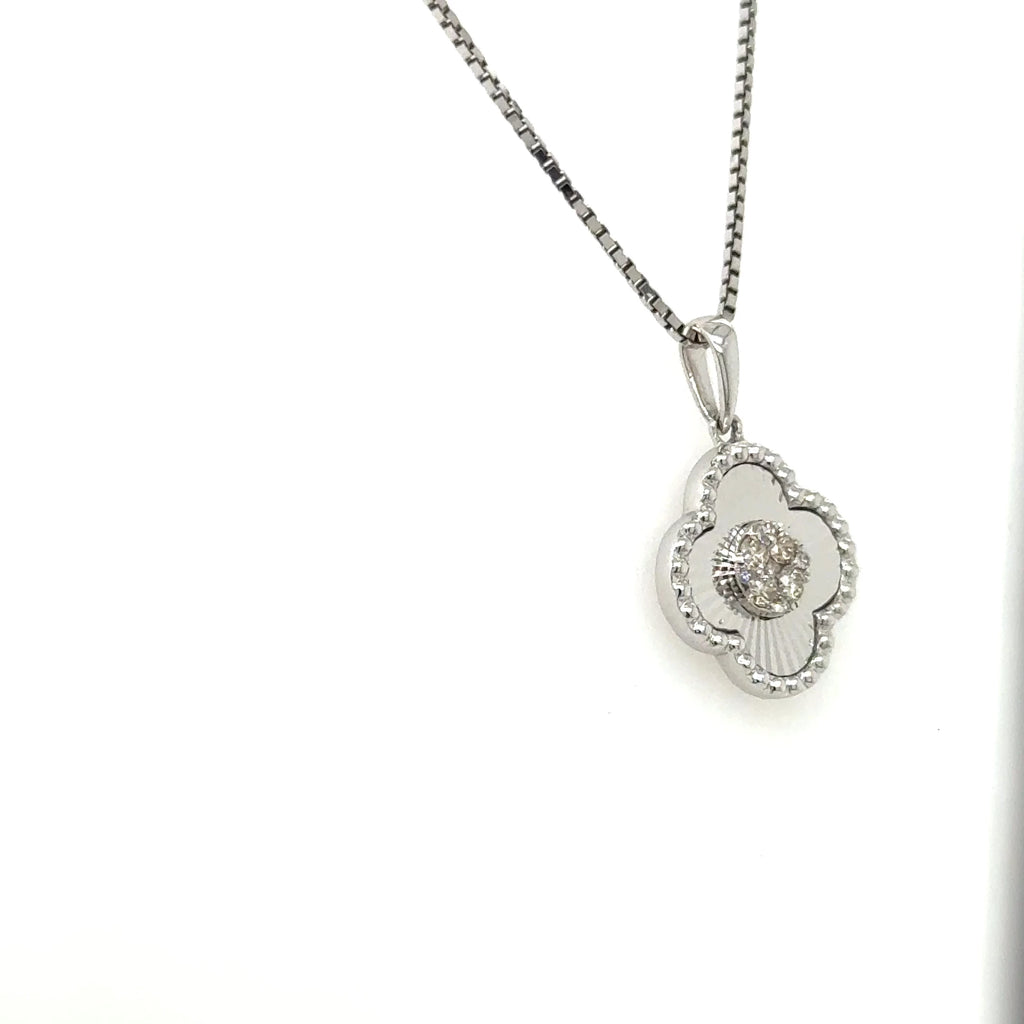 Women’s 10k White Gold Clover Pendant with Chain